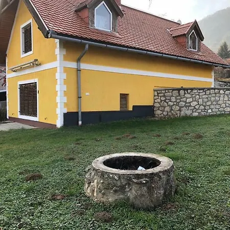 Haus Am Weinberg Tatil Evi Balatonederics
